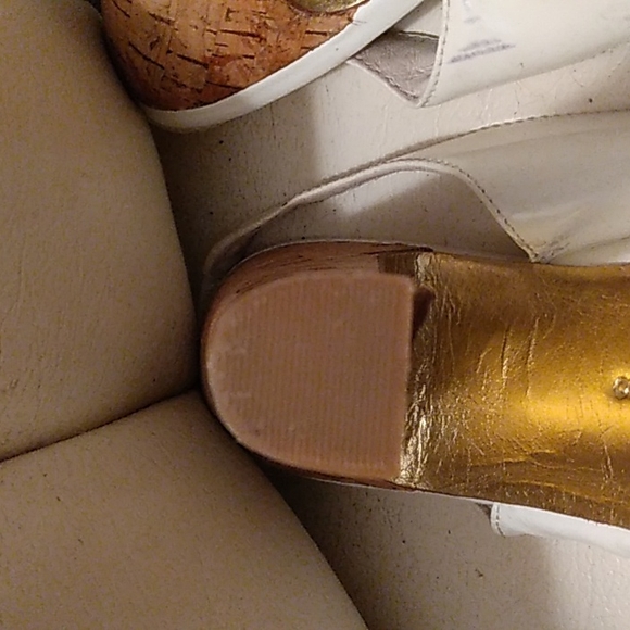 Womens white patent leather peep toe slingback pumps by bebe - Picture 9 of 9